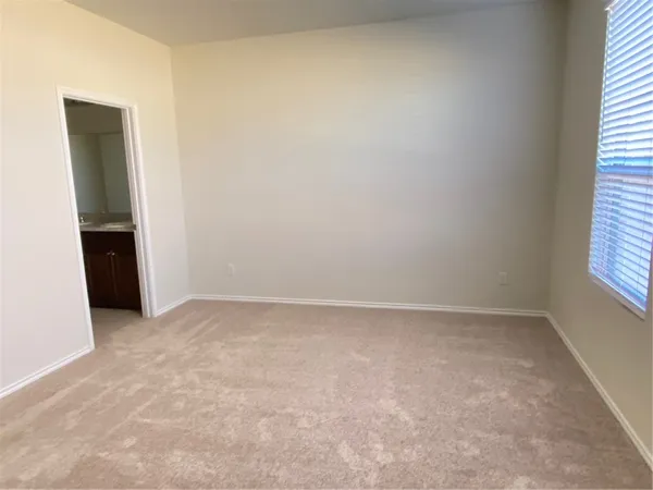 $1,595 | 200 Kildeer Pass, Jarrell, TX 76537