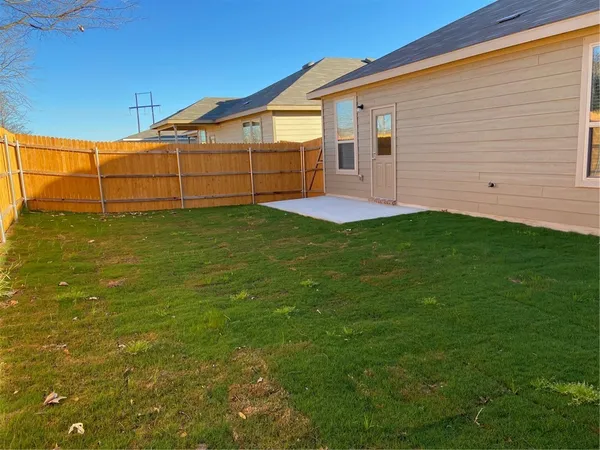 $1,595 | 200 Kildeer Pass, Jarrell, TX 76537