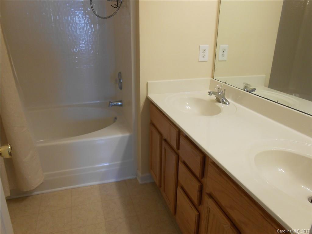16717 Timber Crossing Road Charlotte, NC 28213 - Photo 22 of 24