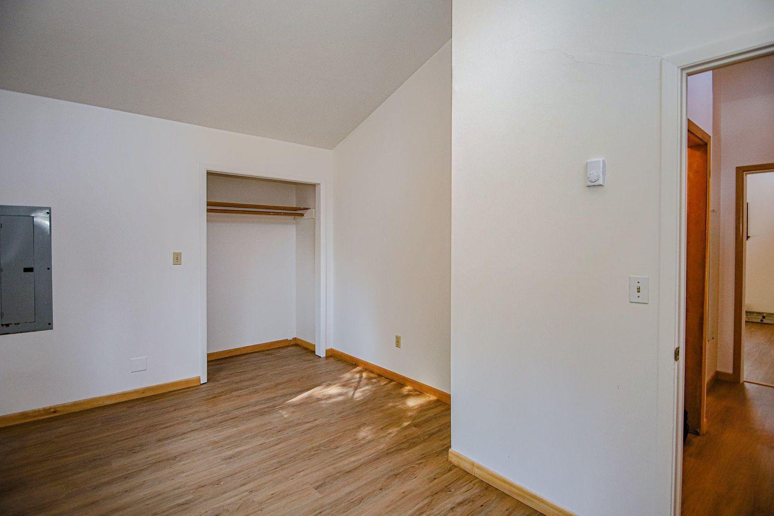 175 Earhart Road Rogue River, OR 97537 - Photo 12 of 28 Bedroom 2