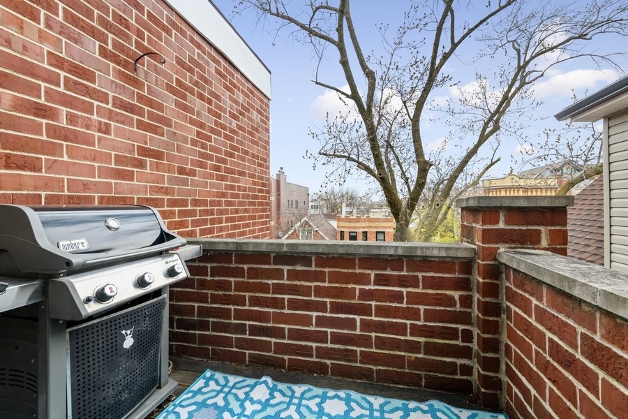 2033 West Iowa Street, Unit 3 Chicago, IL 60622 - Photo 16 of 17