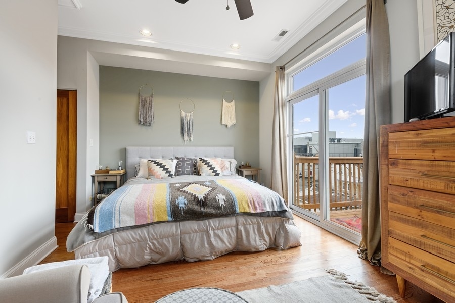 2033 West Iowa Street, Unit 3 Chicago, IL 60622 - Photo 7 of 17