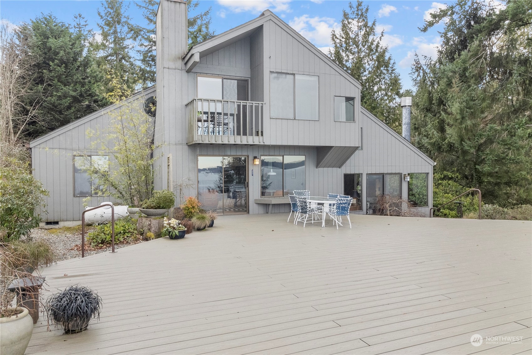 7536 Sandy Point Road Northeast Olympia, WA 98516 - Photo 4 of 37 Gallery Image 4