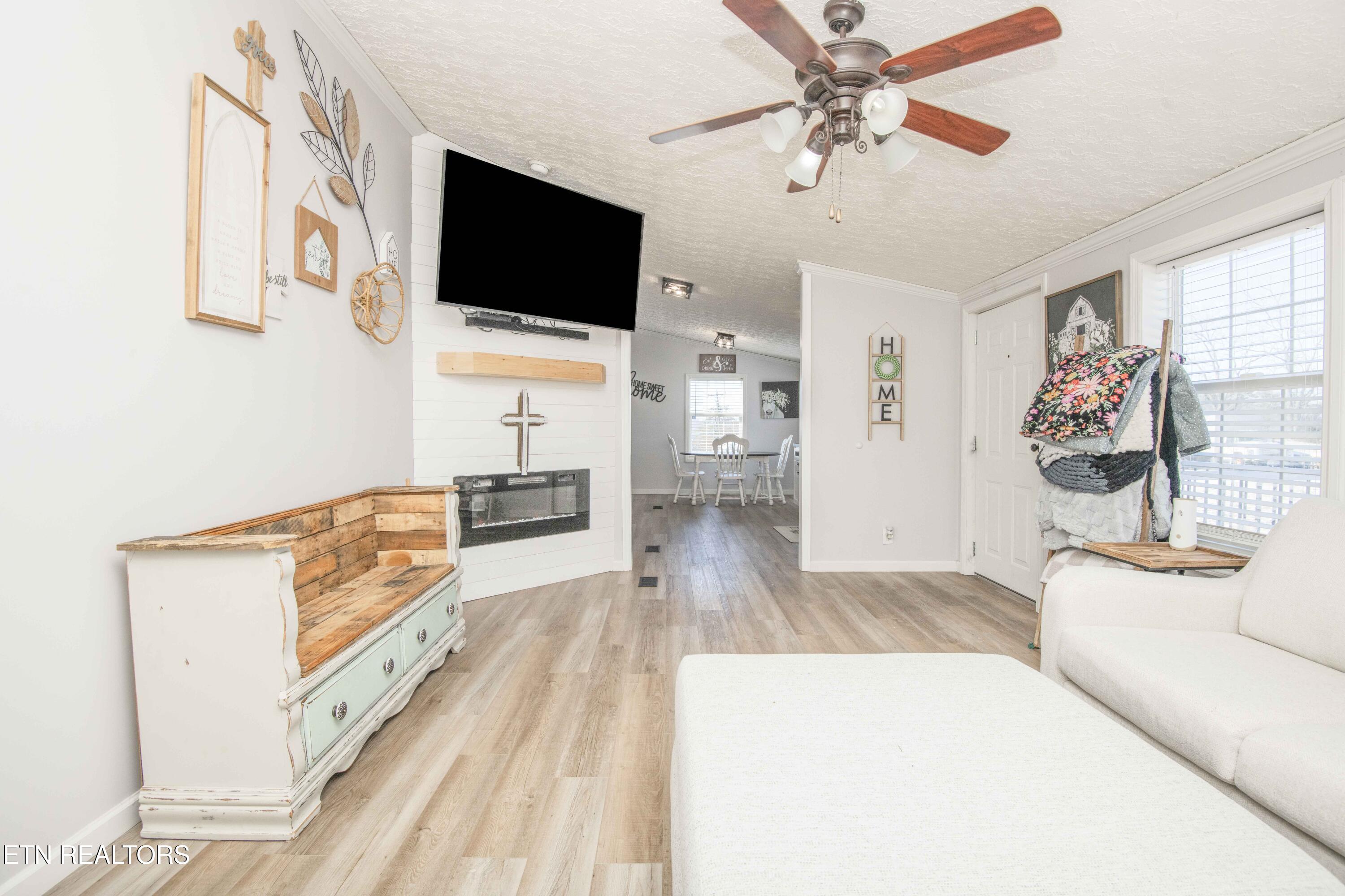 758 Grassy Hollow Road Tazewell, TN 37879 - Photo 24 of 51 living 1_1