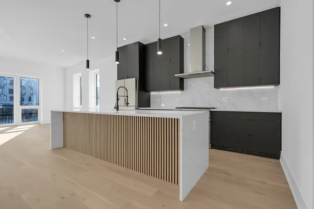 $1,350,000 | 505 West Elm Street, Unit 7, Chicago, IL 60610