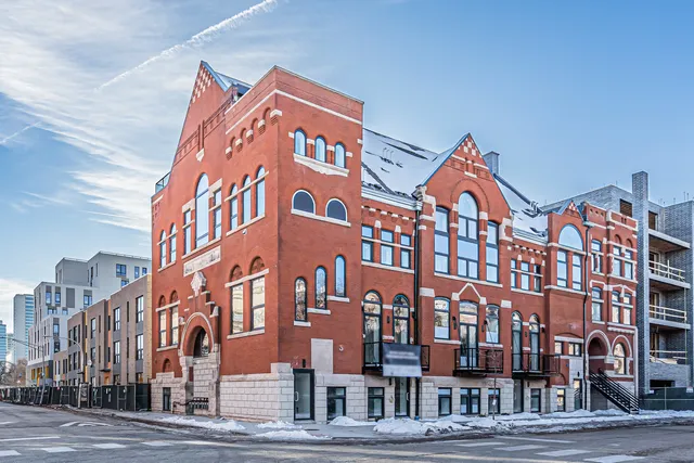 $1,350,000 | 505 West Elm Street, Unit 7, Chicago, IL 60610