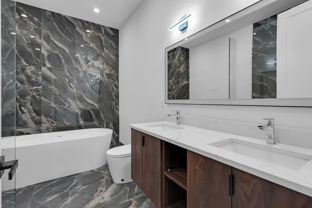 $1,350,000 | 505 West Elm Street, Unit 7, Chicago, IL 60610