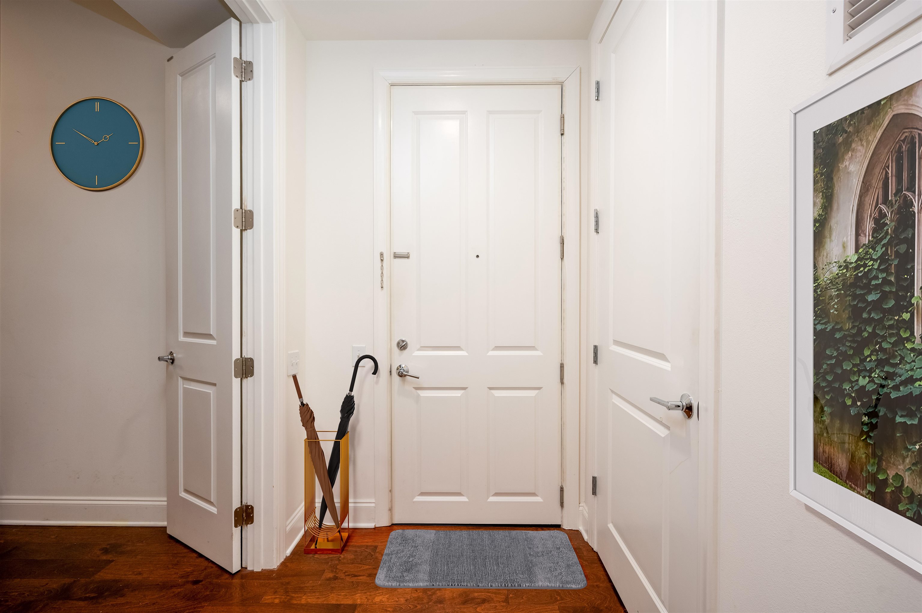 717 Riverside Drive, Unit 1209 Memphis, TN 38103 - Photo 3 of 40 Doorway with dark hardwood / wood-style floors