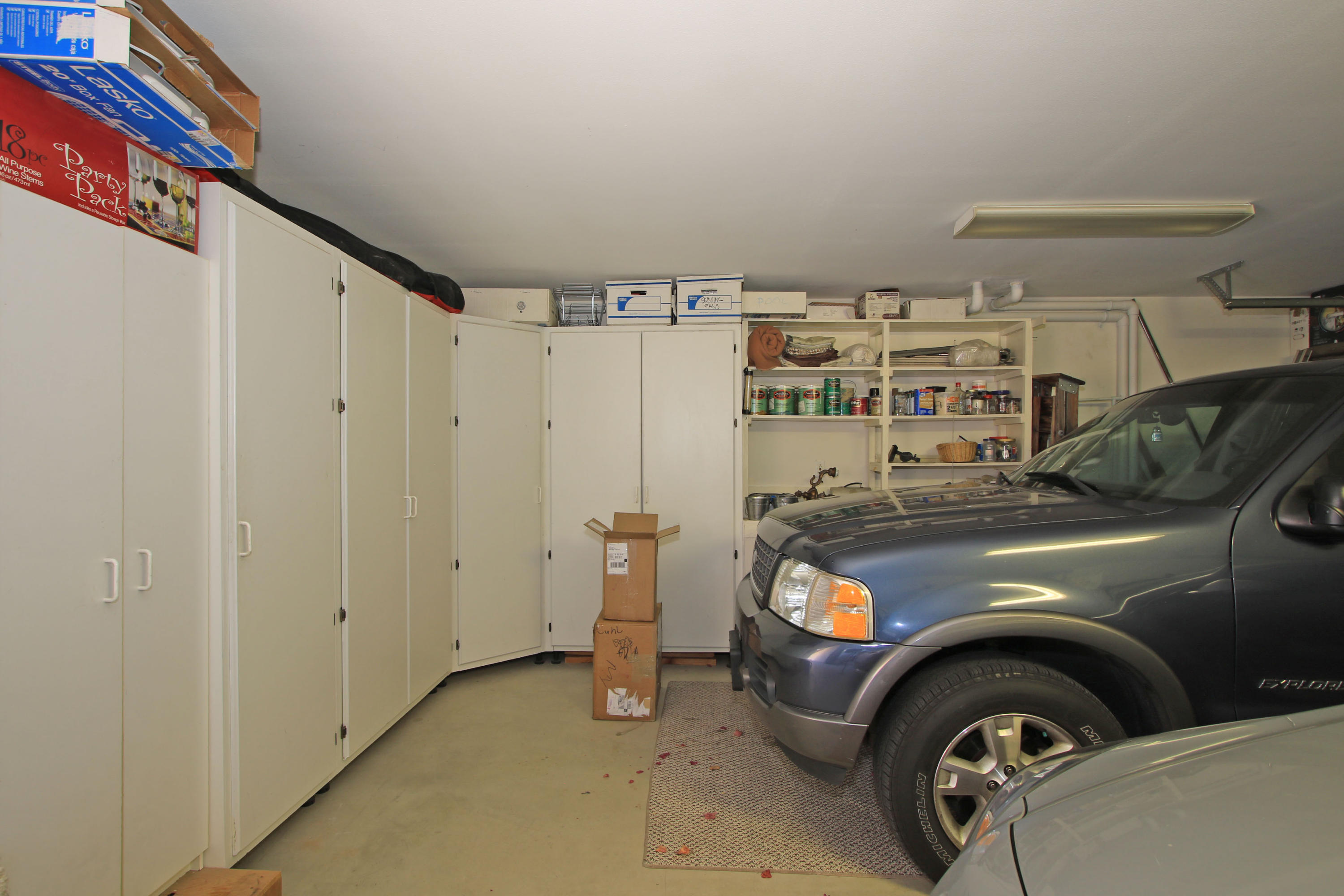 42490 Dunes View Road Rancho Mirage, CA 92270 - Photo 58 of 60 a utility room with a washer and dryer