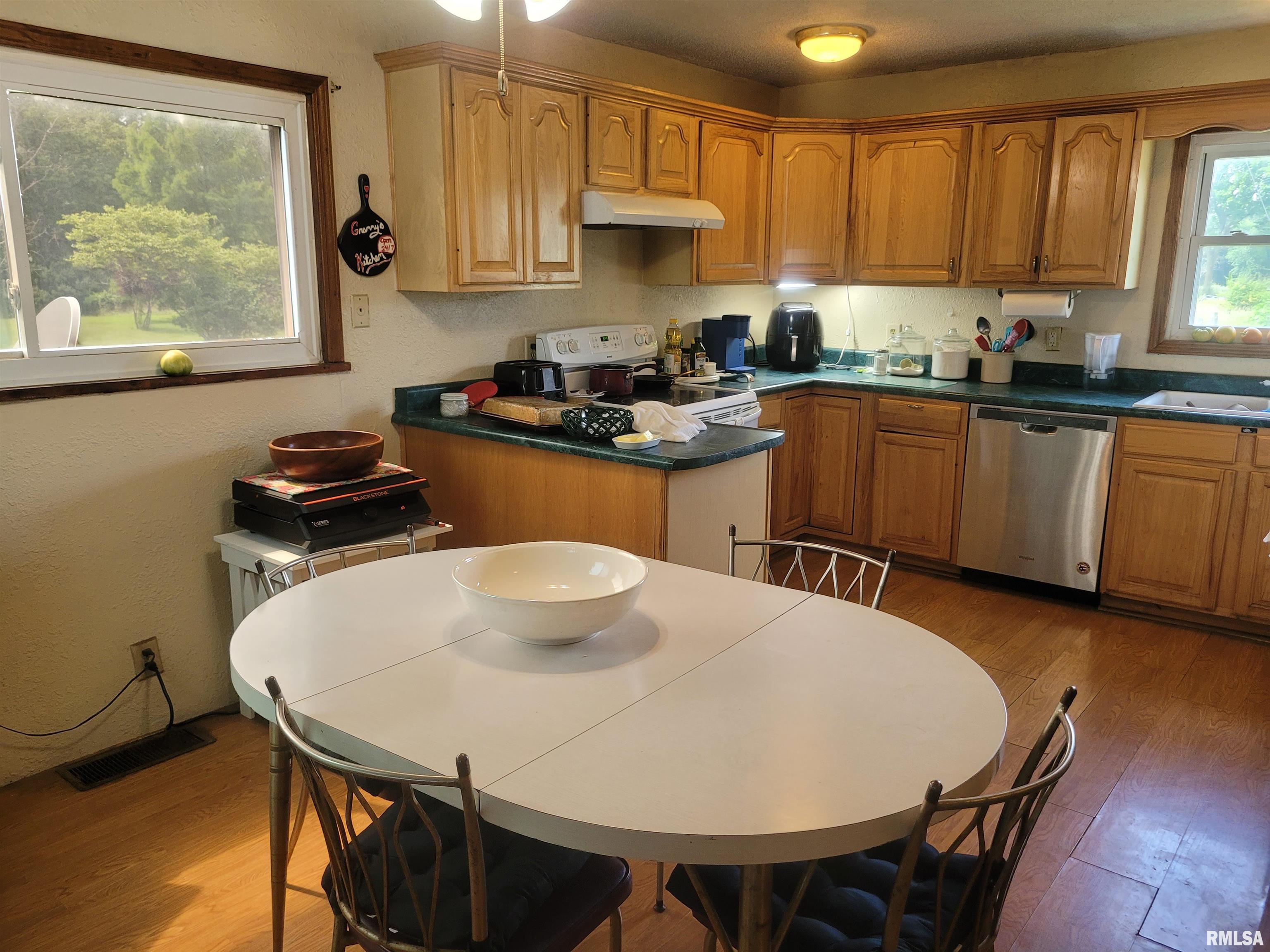 10192 East Davis Road Mount Vernon, IL 62864 - Photo 12 of 26