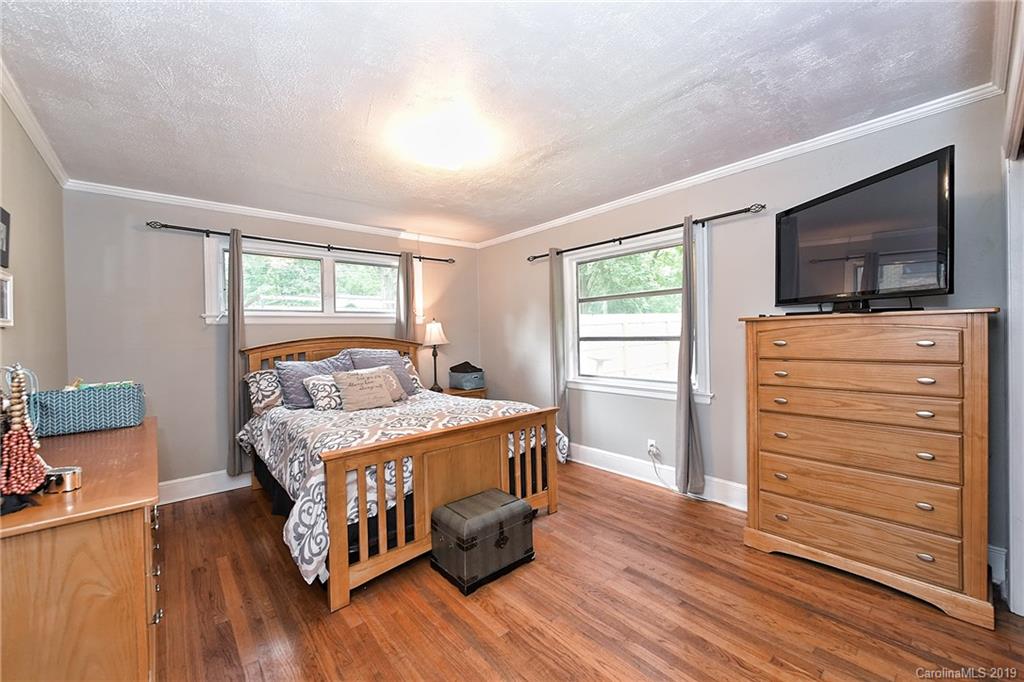 1118 Skyview Road Charlotte, NC 28208 - Photo 17 of 43 Gallery Image 17