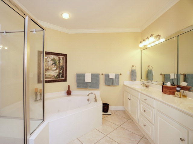 28250 Canal Road, Unit 604 Orange Beach, AL 36561 - Photo 16 of 33 Master Bath