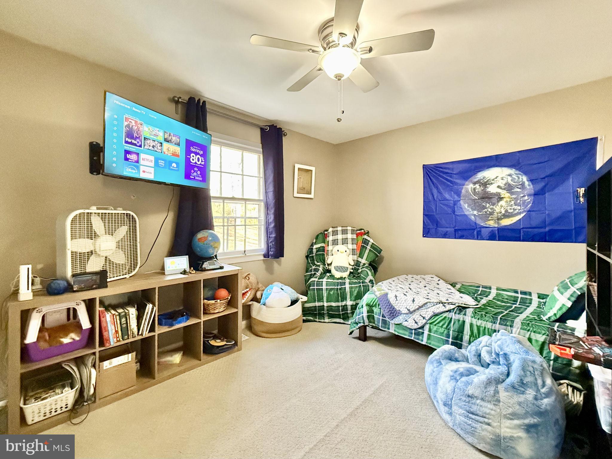 8 Rolling Road Stafford, VA 22556 - Photo 12 of 22 a living room with furniture