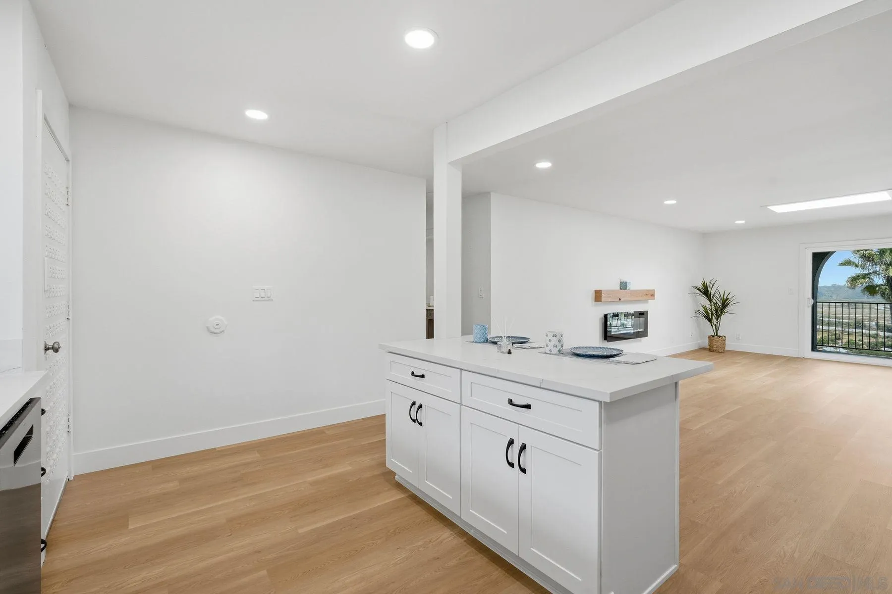 3606 Vista Rey, Unit 46 Oceanside, CA 92057 - Photo 8 of 36 a view with cabinets
