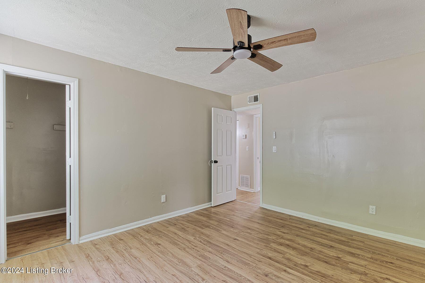 4627 Frel Road Louisville, KY 40272 - Photo 17 of 29 photo_online_017