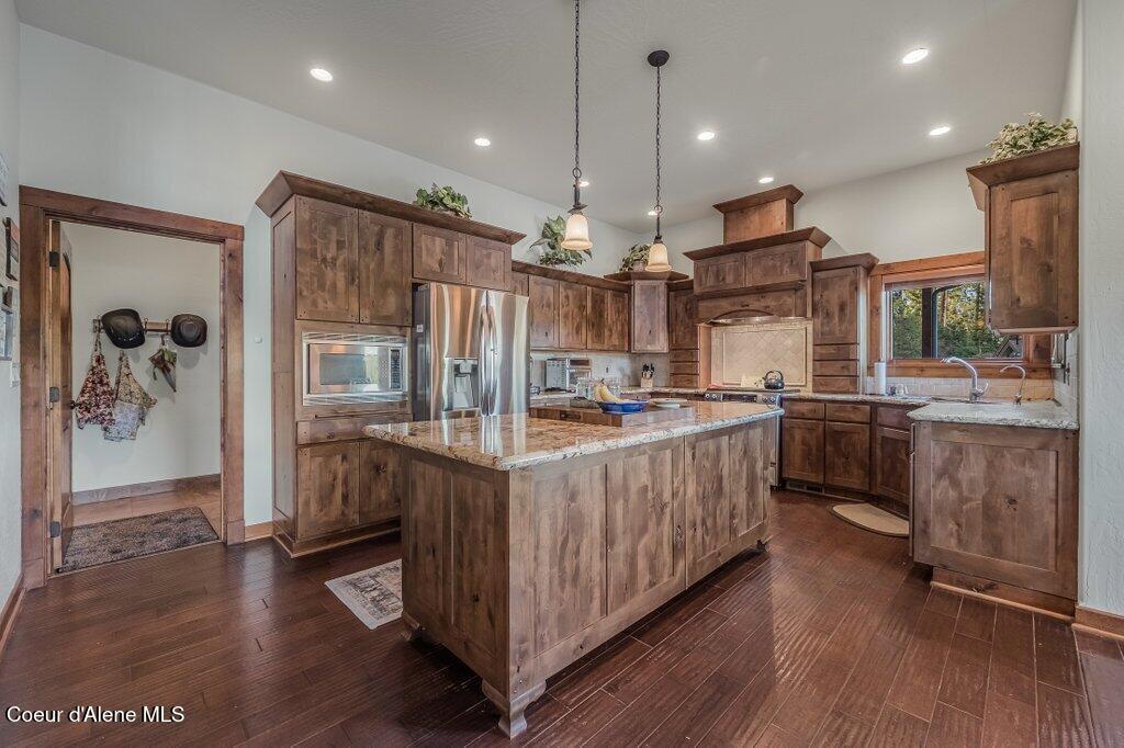 5071 South Fishhawk Court Harrison, ID 83833 - Photo 19 of 100 Gourmet Kitchen