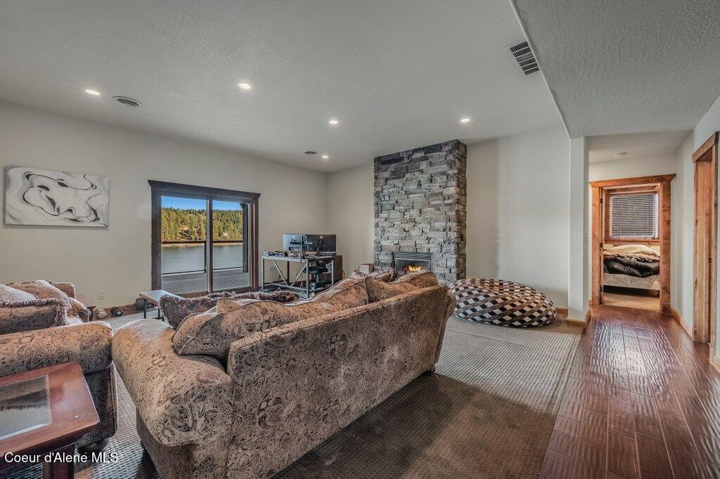 5071 South Fishhawk Court Harrison, ID 83833 - Photo 37 of 100 High Ceilings