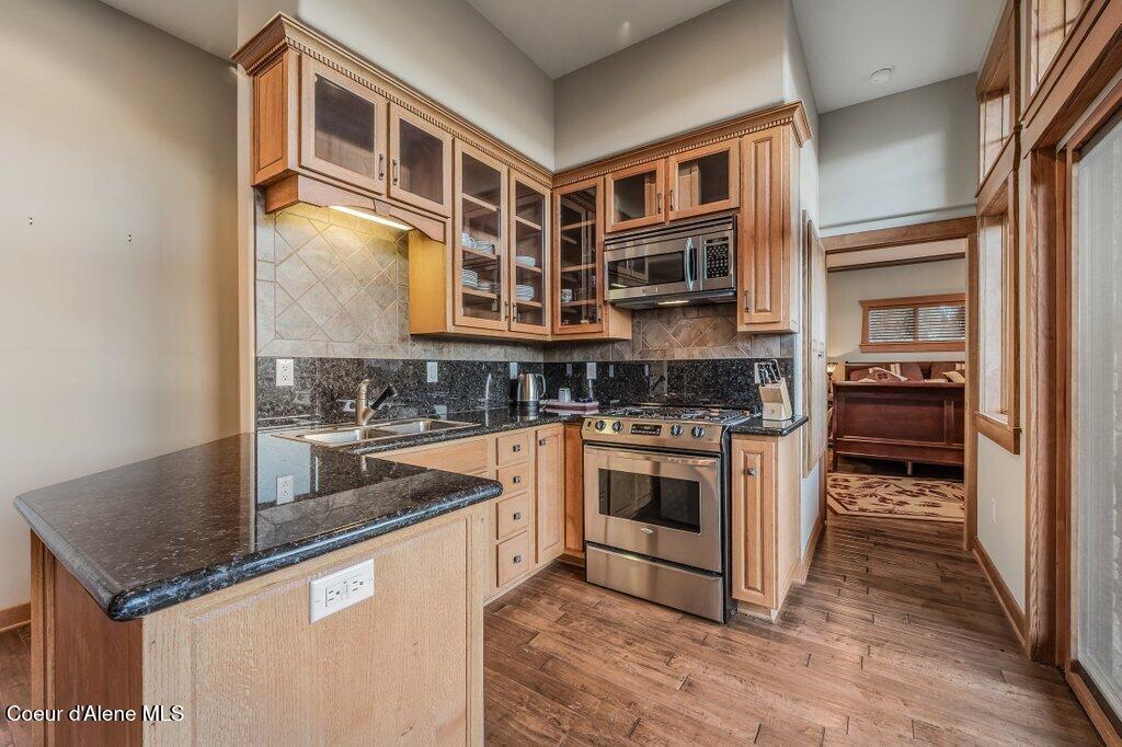 5071 South Fishhawk Court Harrison, ID 83833 - Photo 68 of 100 Granite Kitchen
