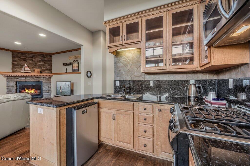 5071 South Fishhawk Court Harrison, ID 83833 - Photo 69 of 100 Stove, Microwave and Space Saver Fridge