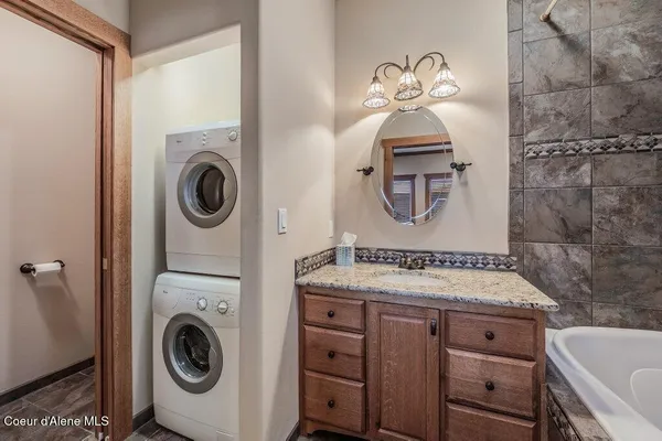 $3,500,000 | 5071 South Fishhawk Court, Harrison, ID 83833