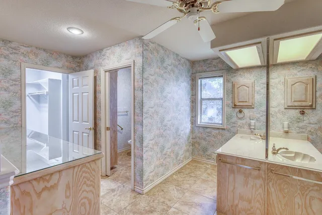 $595,000 | 266 Quail, Meadowlakes, TX 78654