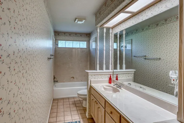 $595,000 | 266 Quail, Meadowlakes, TX 78654