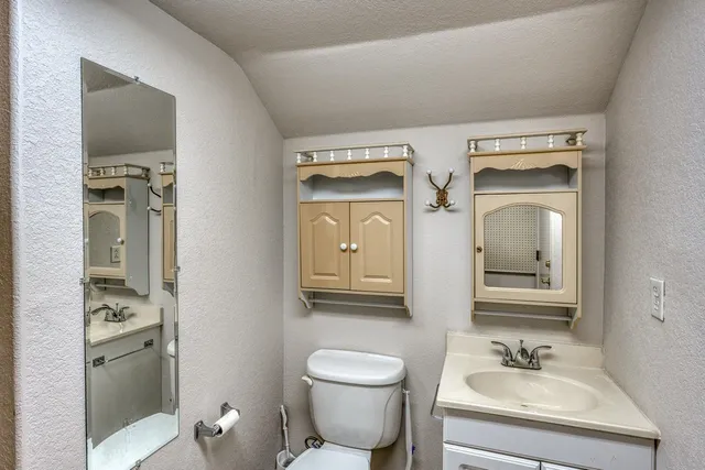 $595,000 | 266 Quail, Meadowlakes, TX 78654