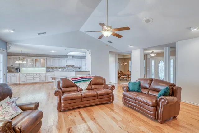 $595,000 | 266 Quail, Meadowlakes, TX 78654