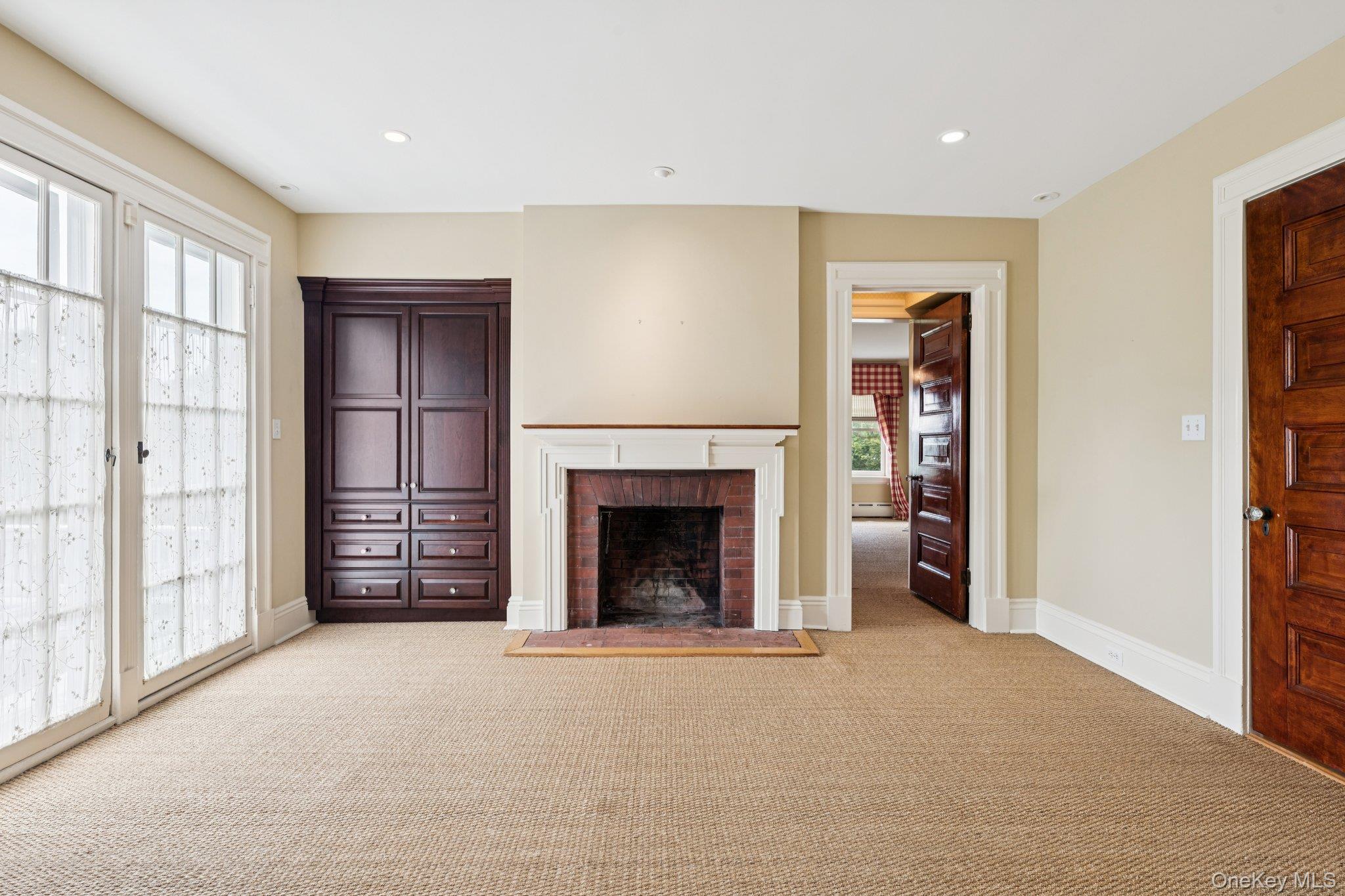 90 Thompson Avenue Babylon, NY 11702 - Photo 17 of 35