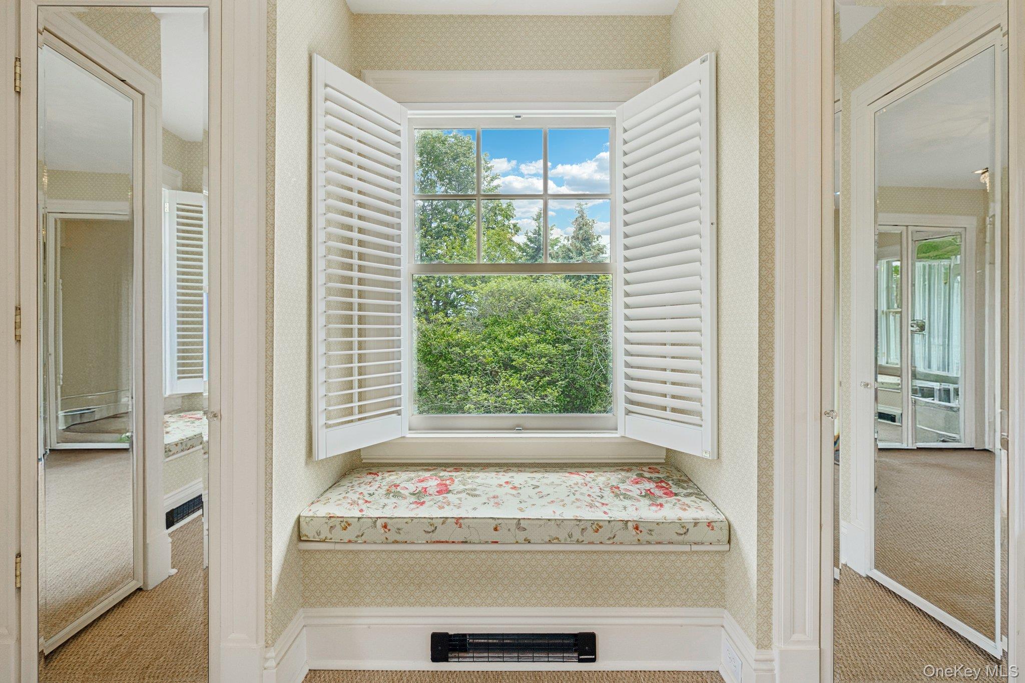 90 Thompson Avenue Babylon, NY 11702 - Photo 20 of 35