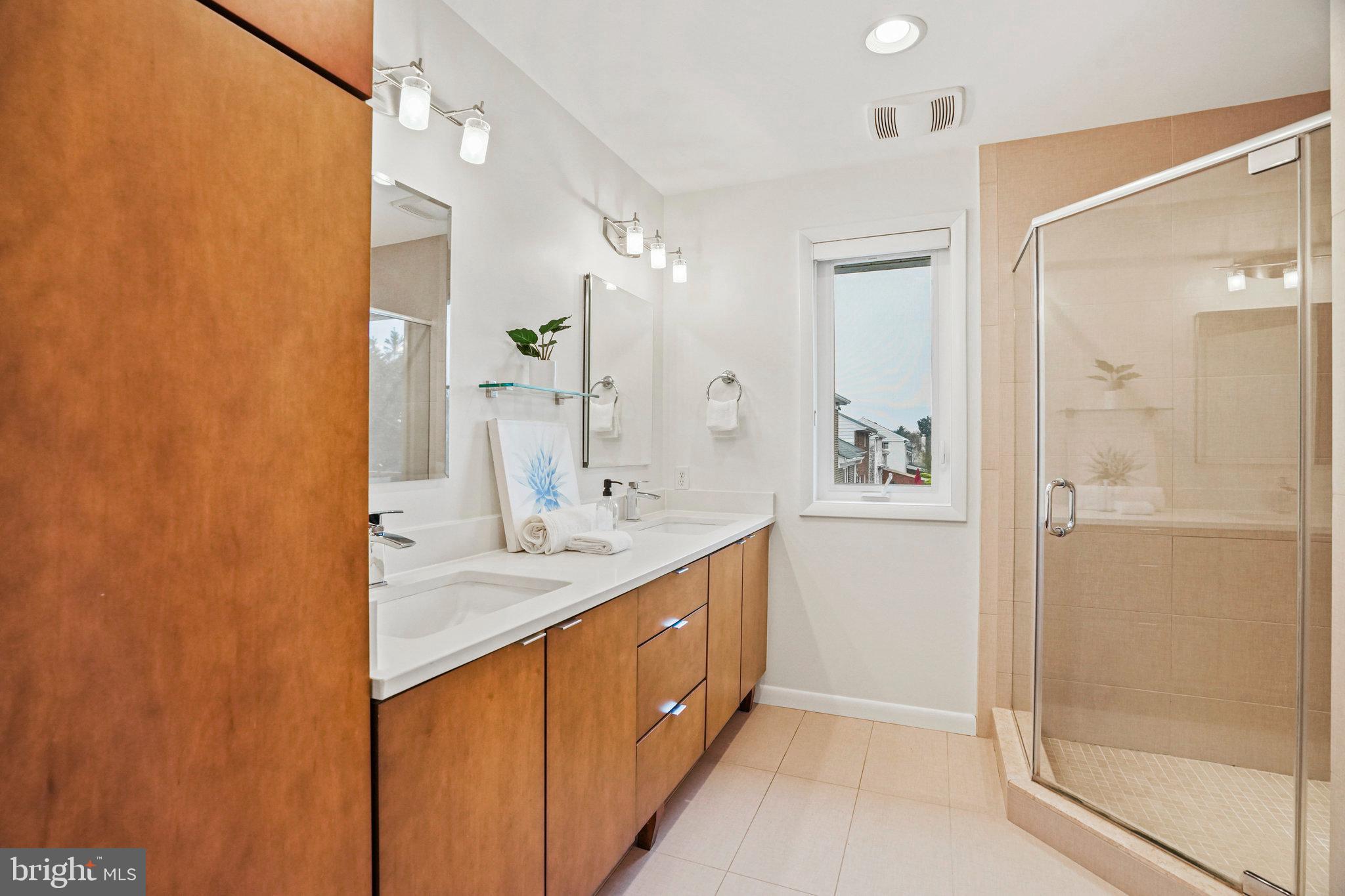 10002 Belhaven Road Bethesda, MD 20817 - Photo 24 of 31 Primary Bath