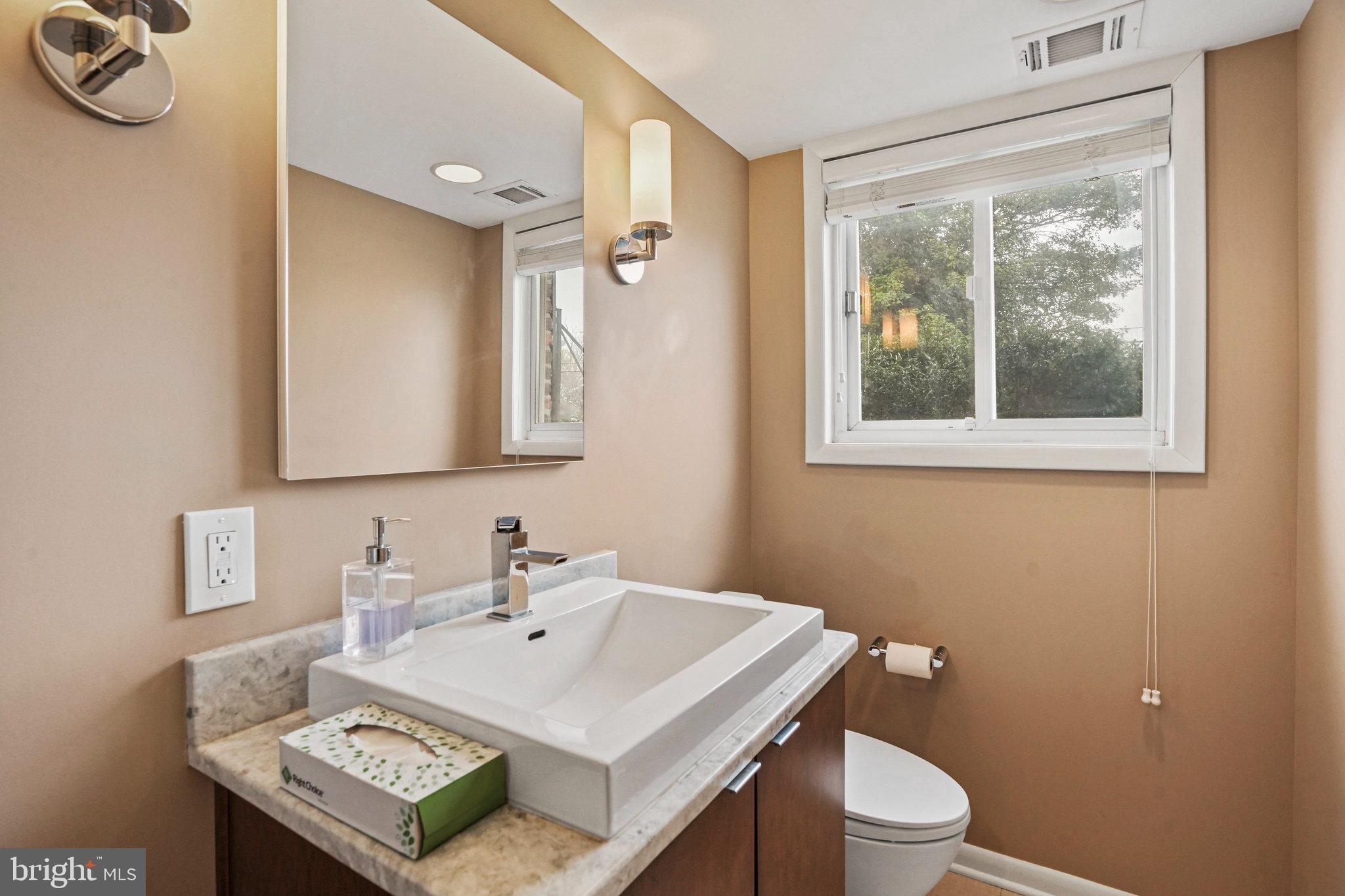 10002 Belhaven Road Bethesda, MD 20817 - Photo 29 of 31 Half-Bath