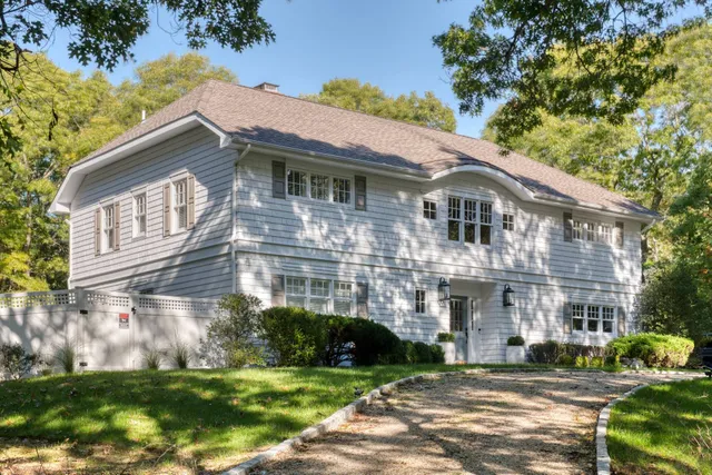 $65,000 | 8 Grape Arbor Lane, East Hampton, NY 11937