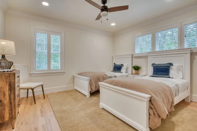 $65,000 | 8 Grape Arbor Lane, East Hampton, NY 11937