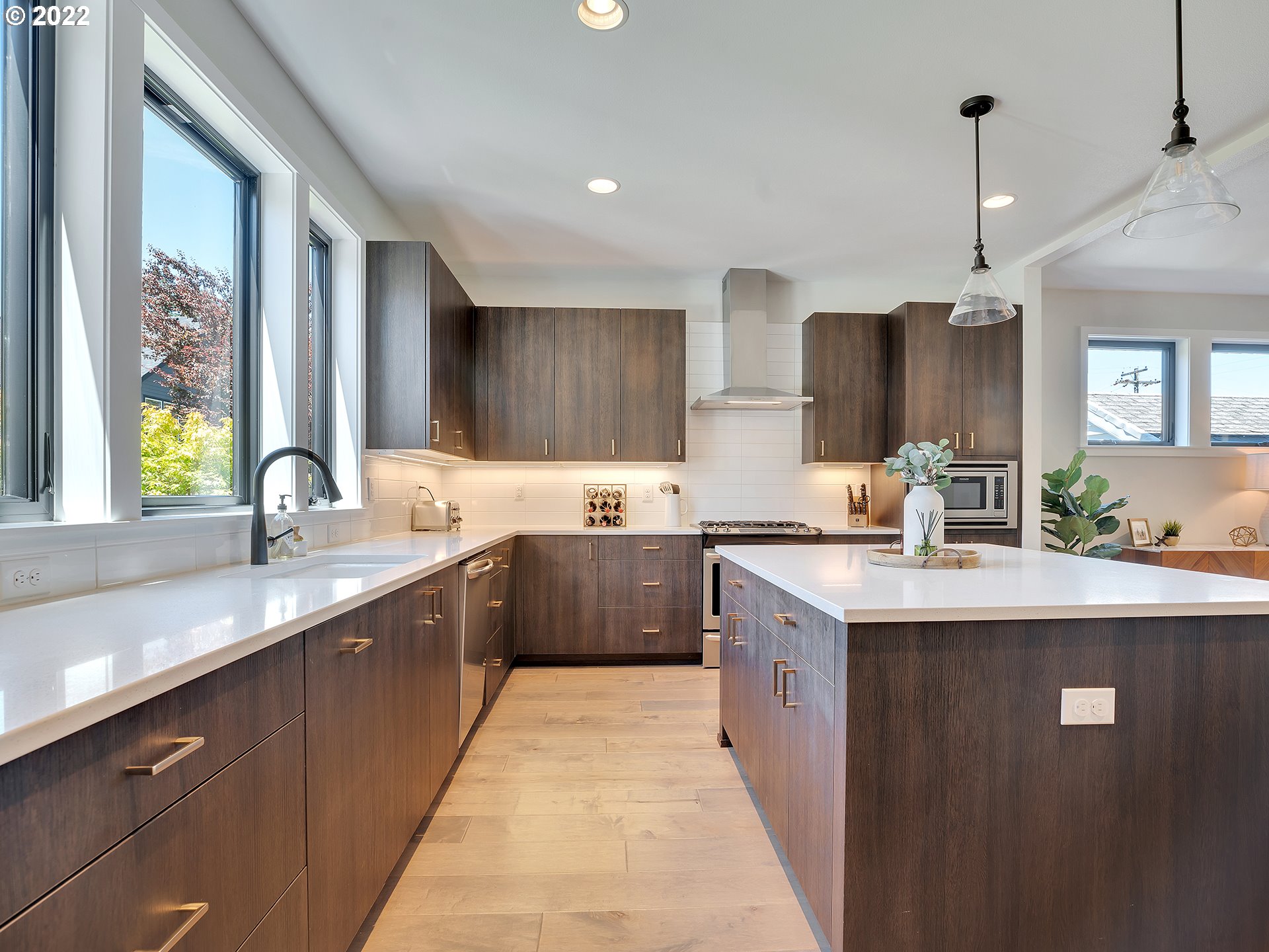 8237 Southwest 46th Avenue Portland, OR 97219 - Photo 17 of 32 Gallery Image 17