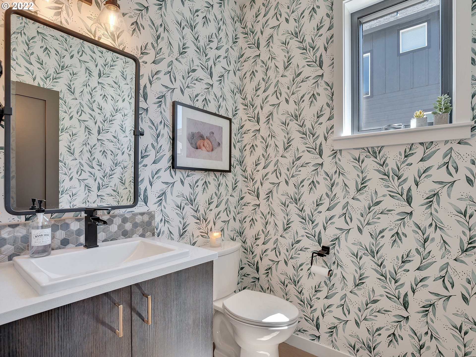 8237 Southwest 46th Avenue Portland, OR 97219 - Photo 20 of 32 Gallery Image 20