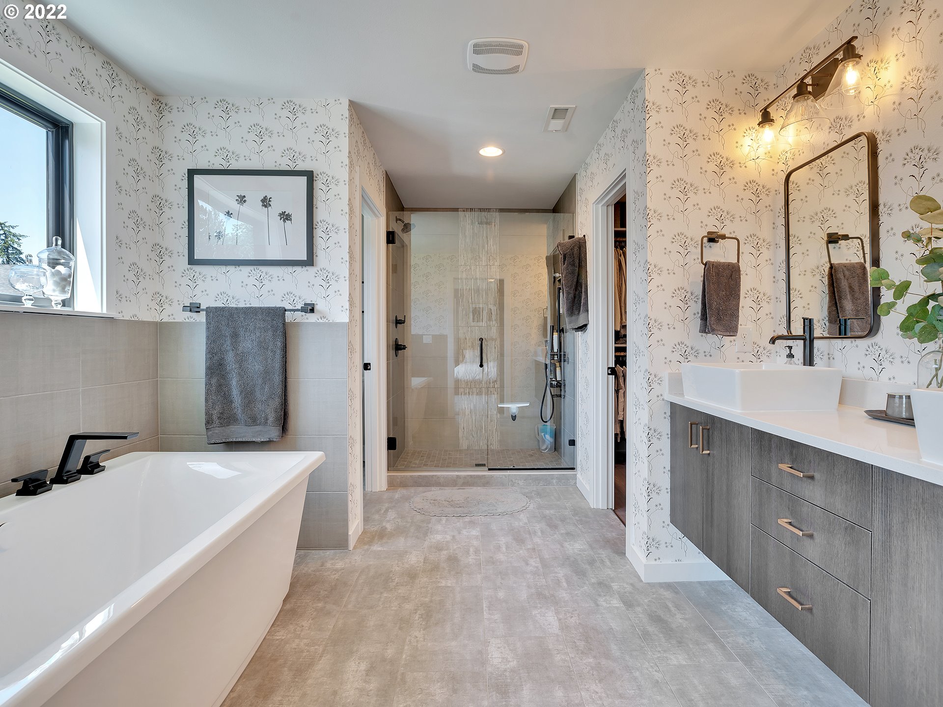 8237 Southwest 46th Avenue Portland, OR 97219 - Photo 26 of 32 Gallery Image 26