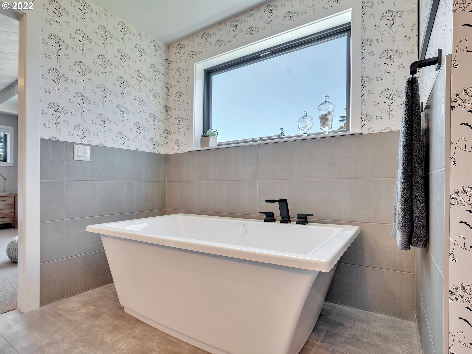 8237 Southwest 46th Avenue Portland, OR 97219 - Photo 27 of 32 Gallery Image 27