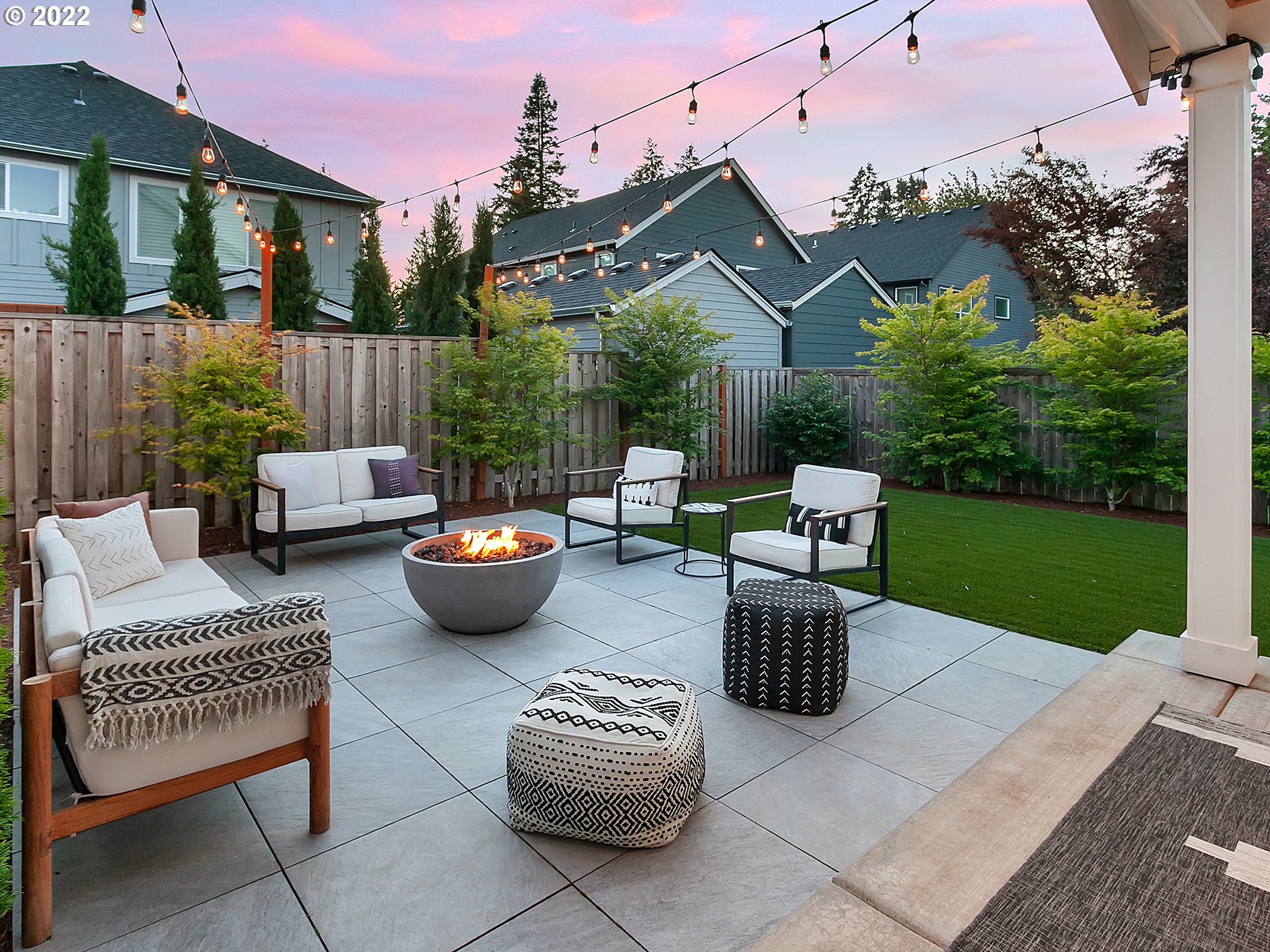 8237 Southwest 46th Avenue Portland, OR 97219 - Photo 3 of 32 Gallery Image 3