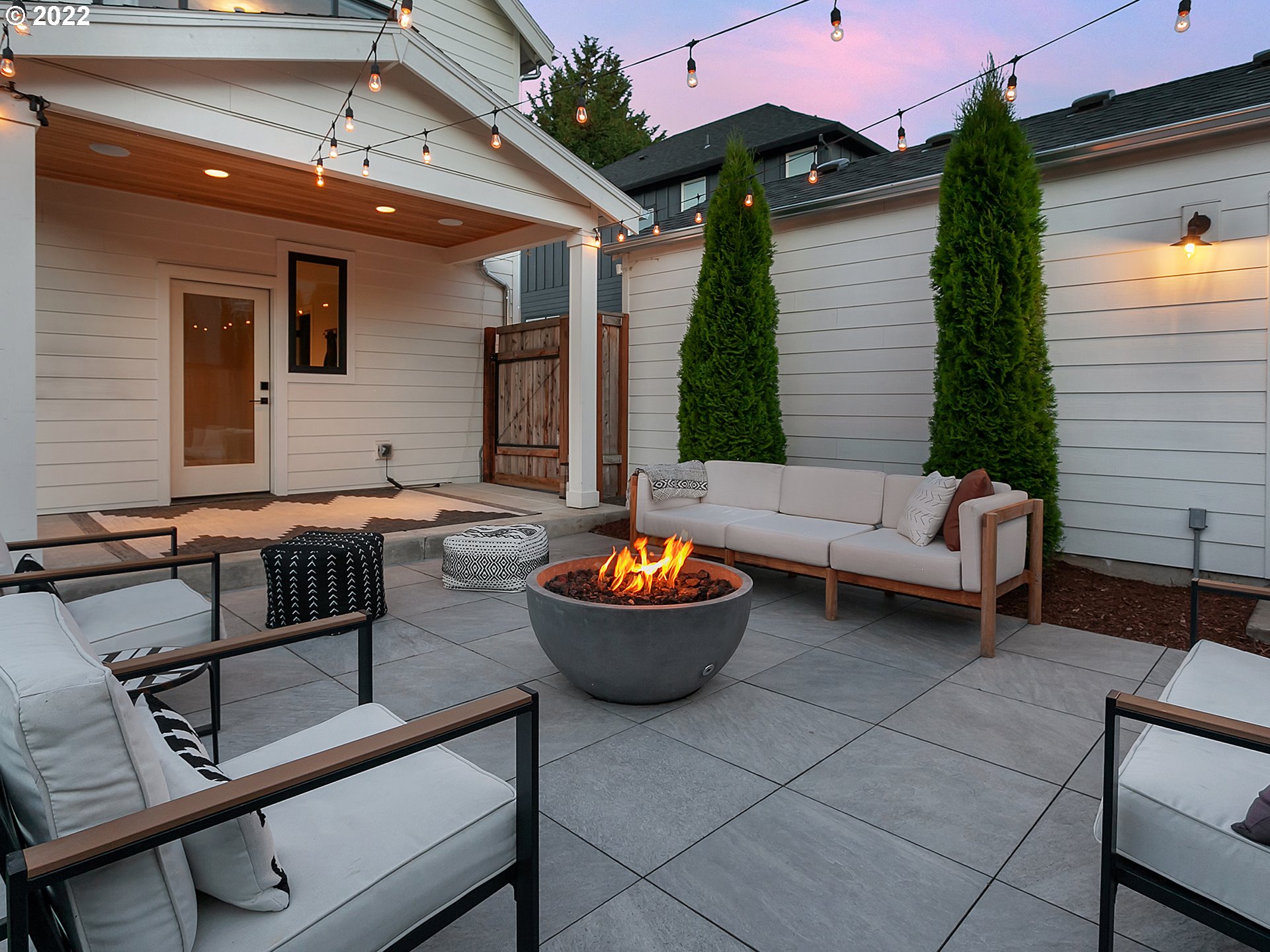 8237 Southwest 46th Avenue Portland, OR 97219 - Photo 5 of 32 Gallery Image 5
