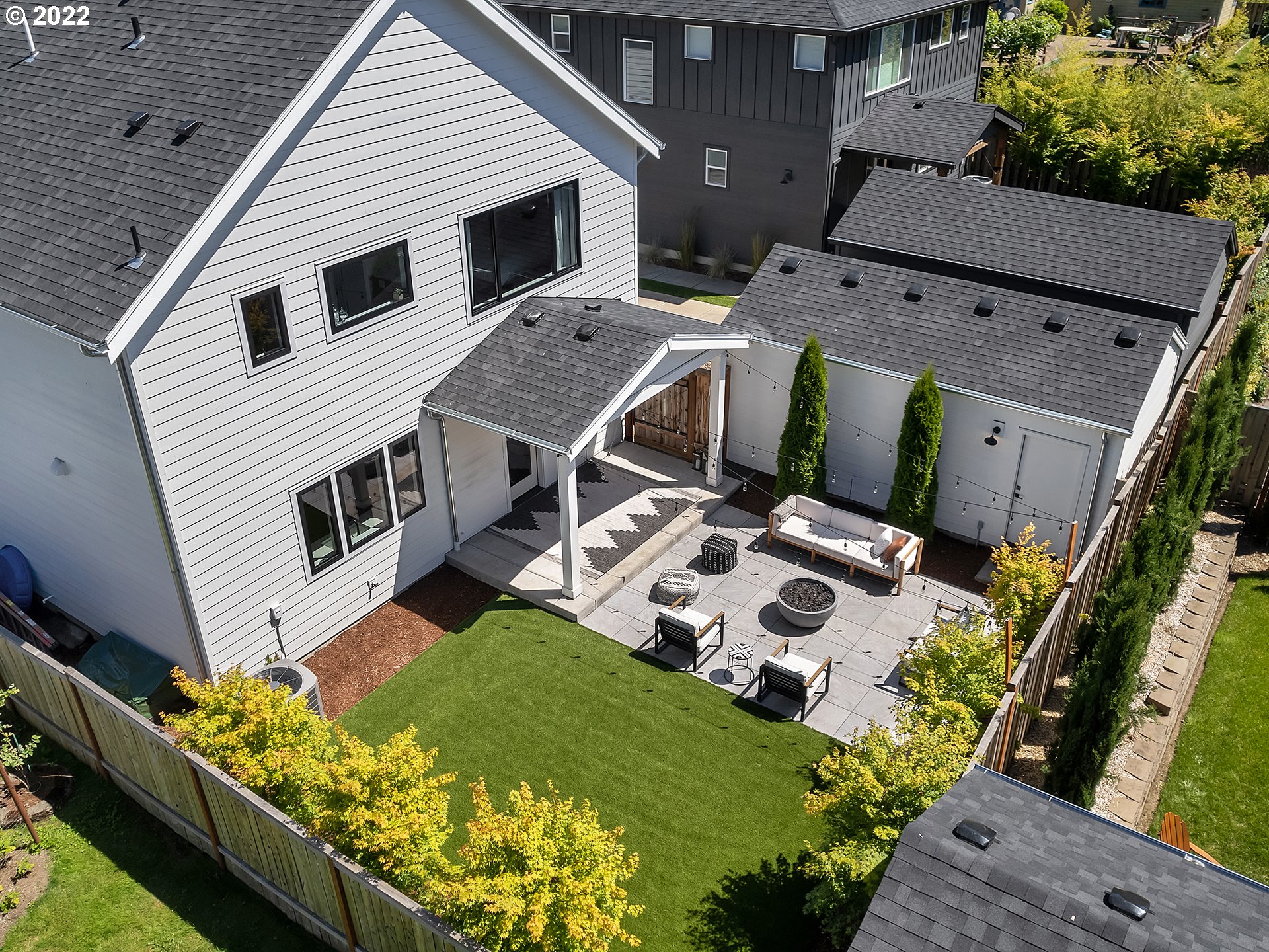 8237 Southwest 46th Avenue Portland, OR 97219 - Photo 6 of 32 Gallery Image 6