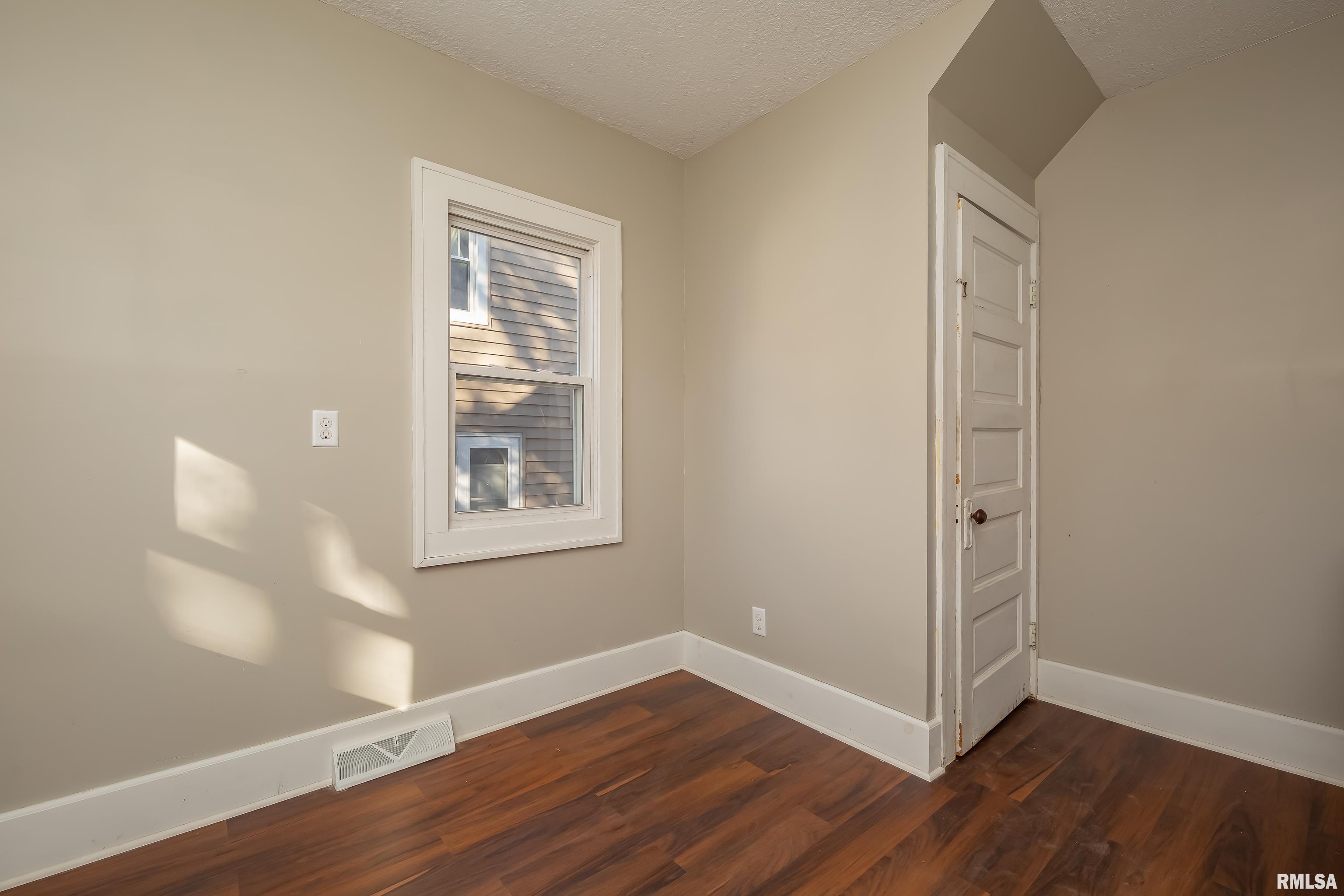 1616 25th Avenue Moline, IL 61265 - Photo 14 of 30