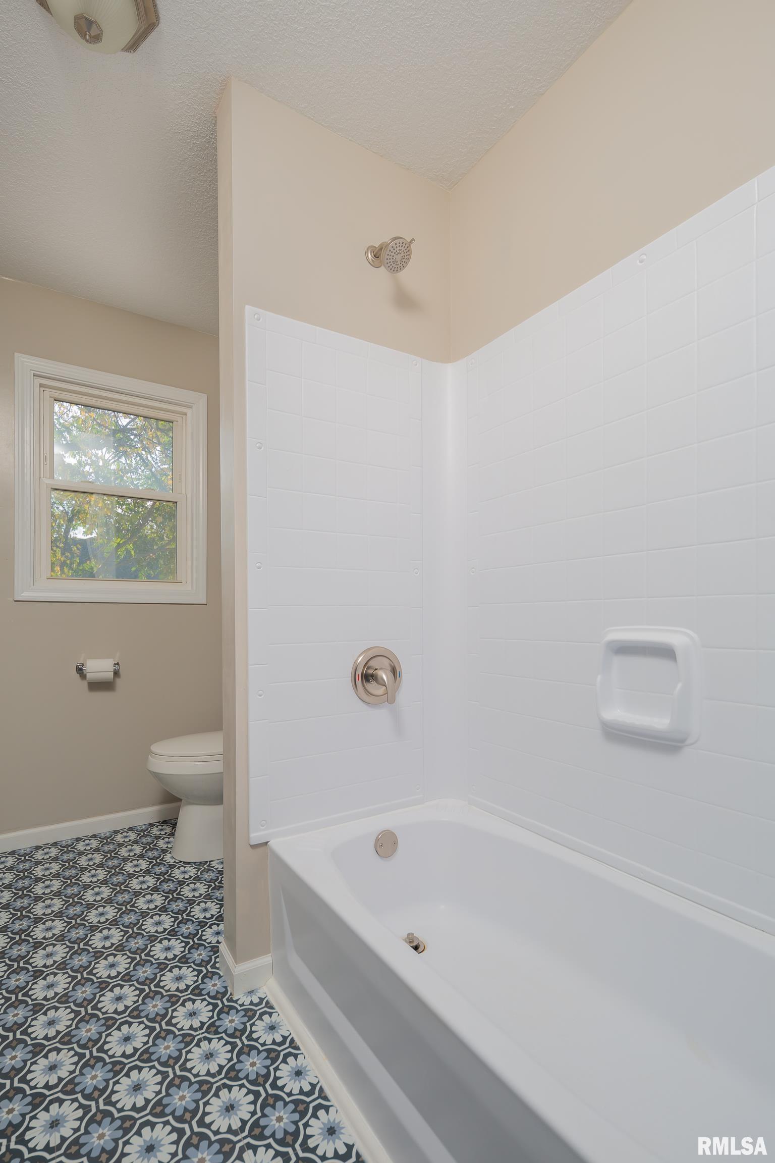 1616 25th Avenue Moline, IL 61265 - Photo 6 of 30