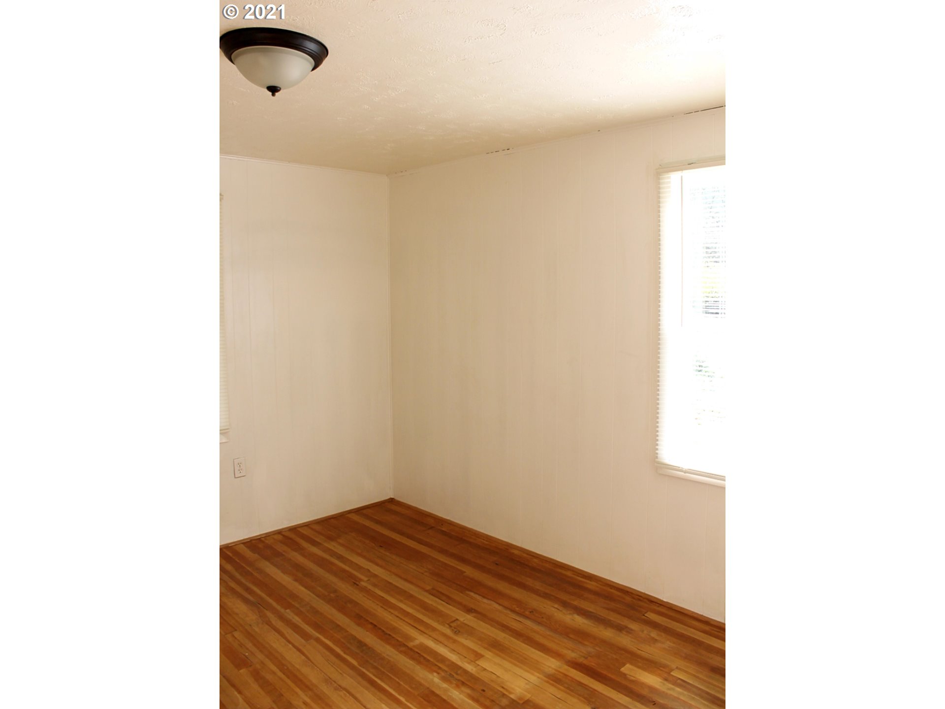 37877 Row River Road Dorena, OR 97434 - Photo 6 of 18 a view of a room with a small space
