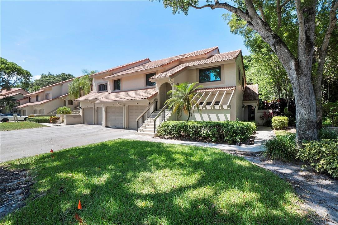 5610 Coach House Circle, Unit D Boca Raton, FL 33486 - Photo 2 of 17 Photo 2