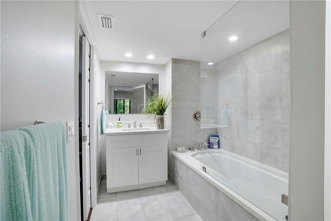 5610 Coach House Circle, Unit D Boca Raton, FL 33486 - Photo 8 of 17 Photo 8