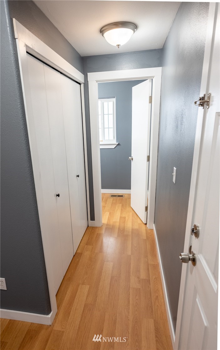427 Rohrer Loop Sedro-Woolley, WA 98284 - Photo 13 of 36 wooden floor in a gallery