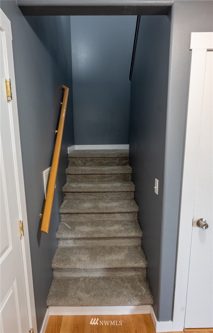427 Rohrer Loop Sedro-Woolley, WA 98284 - Photo 16 of 36 a view of entryway
