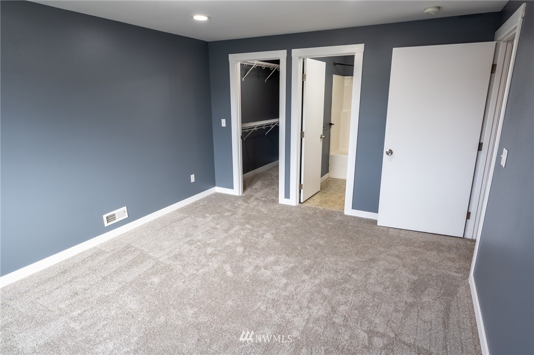 427 Rohrer Loop Sedro-Woolley, WA 98284 - Photo 19 of 36 a view of empty room
