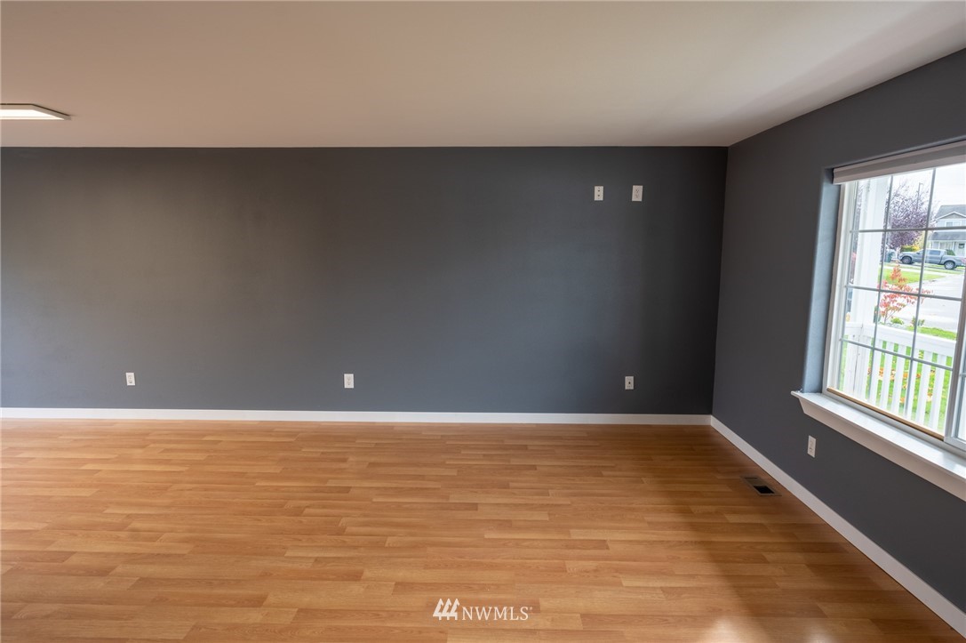 427 Rohrer Loop Sedro-Woolley, WA 98284 - Photo 3 of 36 a view of an empty room with a window